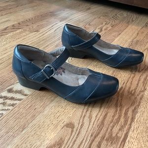 Taos Maryjane 7.5 Wide